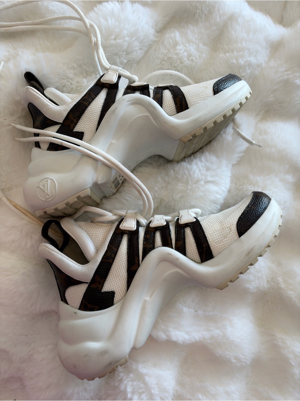 Louis Vuitton Archlight Monogram Sneakers White Size / US 5